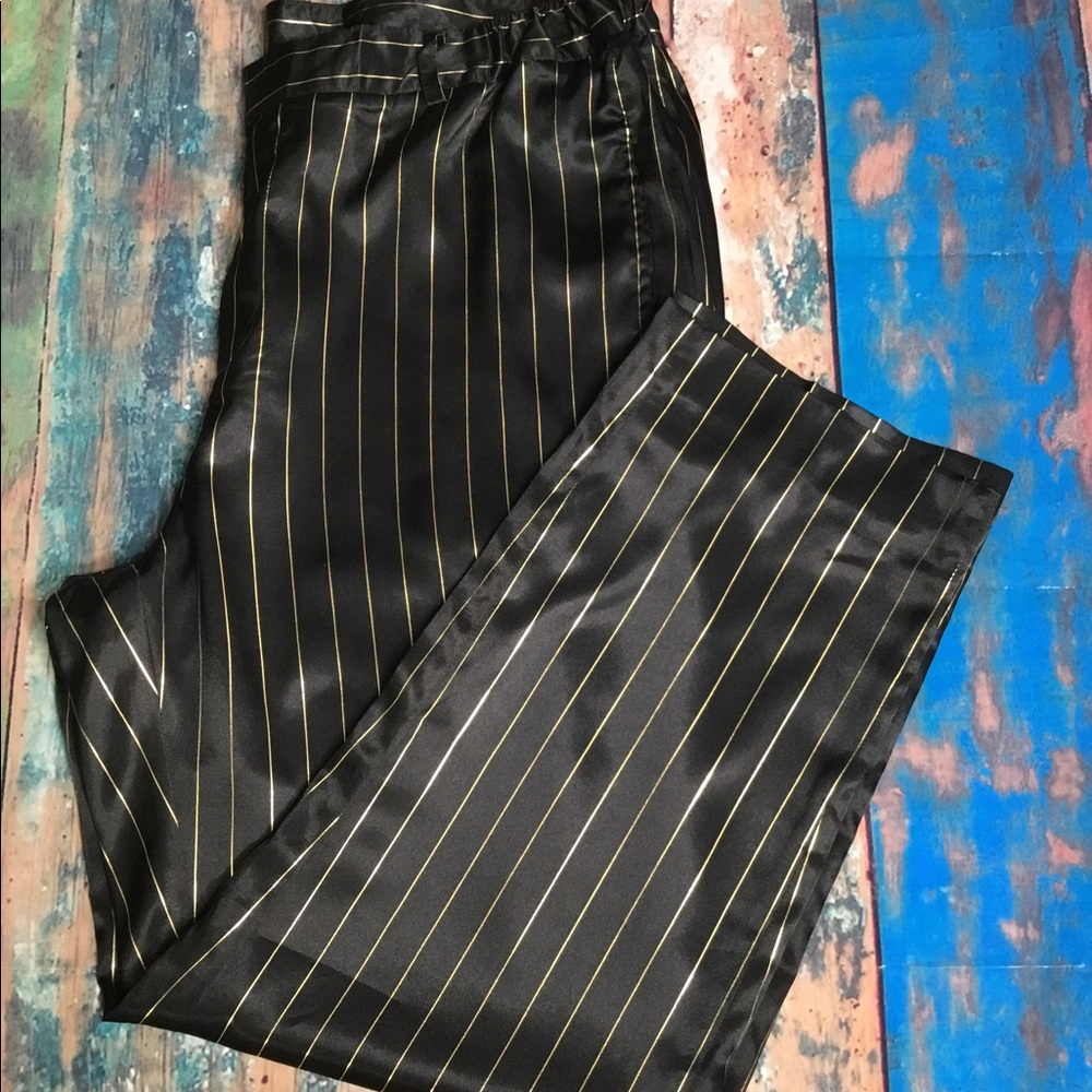 Women’s 🌸SOLD🌸 Pinstriped Pant - Picture 6 of 6